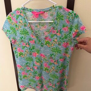 Lilly Pulitzer Disney Etta shirt size XS EUC